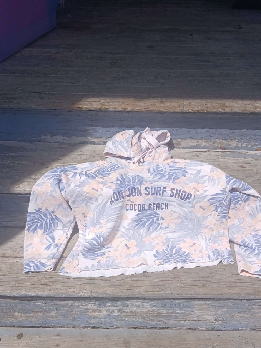 GUC Ron Jon Surf Shop Cocoa Beach cropped Hawaiian design size small